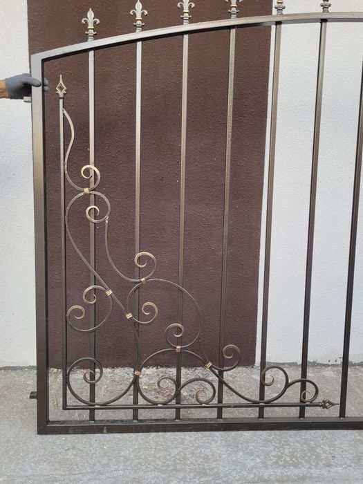 Продам секції забору , нові .