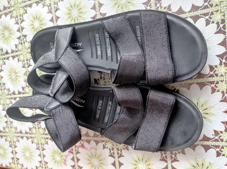 Босоножки и туфли