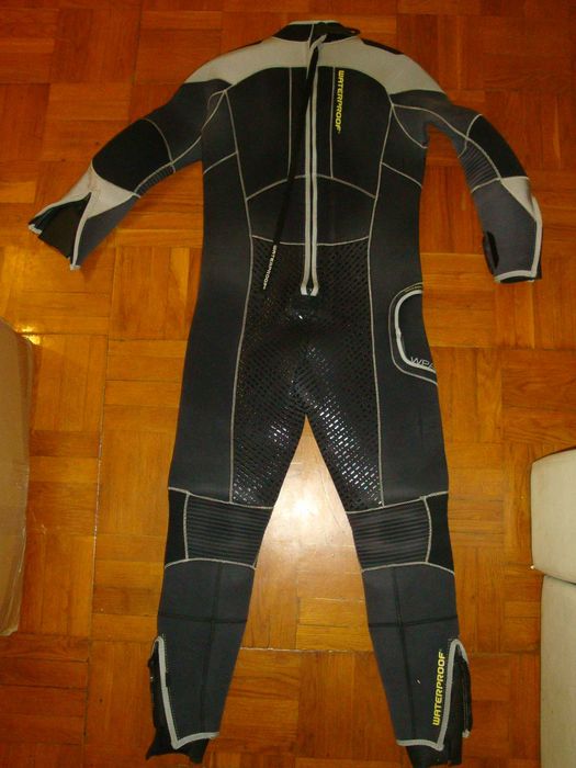 Гидрокостюм WATERPROOF ( Швеция ) , размер 50 ( М ) , толщина 6,5 mm