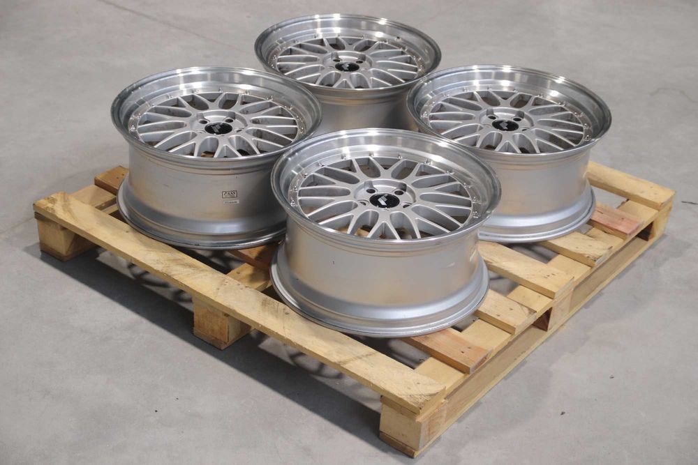 !OUTLET! Felgi Japan Racing JR23 19x9 ET40 5x112 Hyper Silver