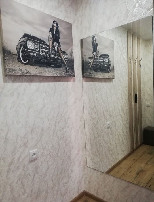 Погодинно подобово готель Україна , район Голливуда , центр