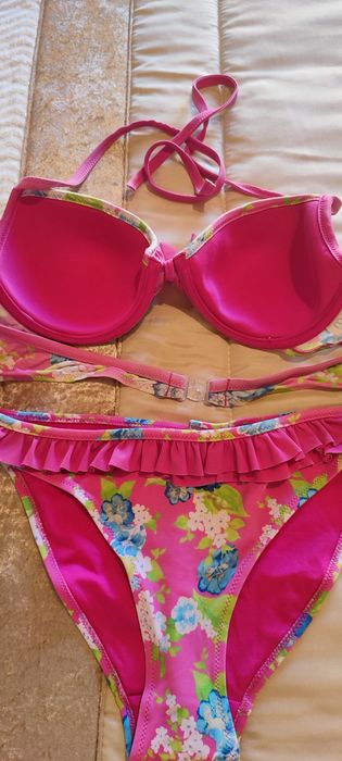 Biquinis para Senhora. Com cores de verão e praia!
Tamanho L e XL. Tod