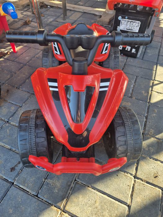 Auto quad na akumulator