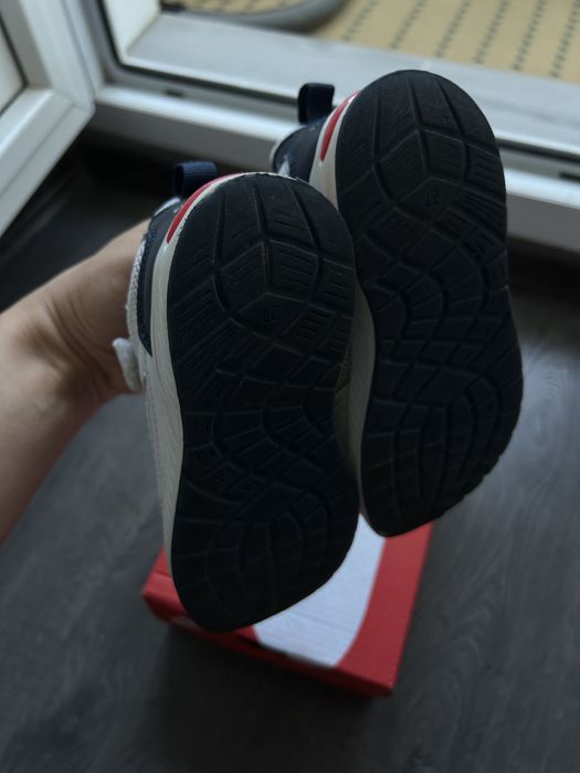 Продам дитячі  кросівки Kappa 28 р