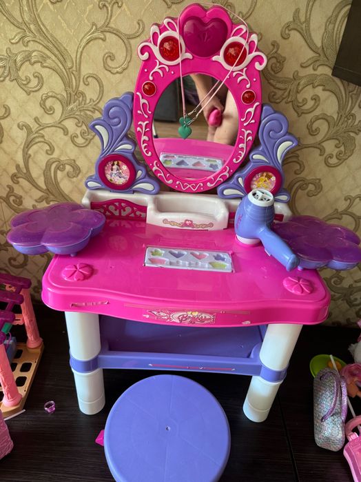 Трюмо для принцеси