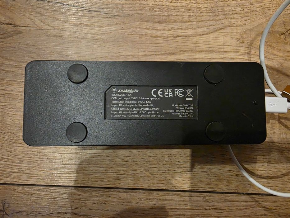 Ładowarka Stacja Ładująca PS4 Snakebyte Playstation 4 na Dwa pady