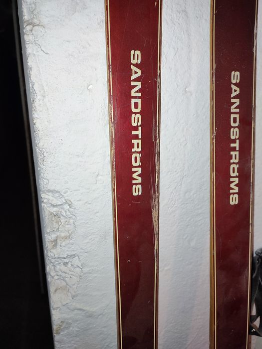 Sprzedam narty widoczne na zdjęciach