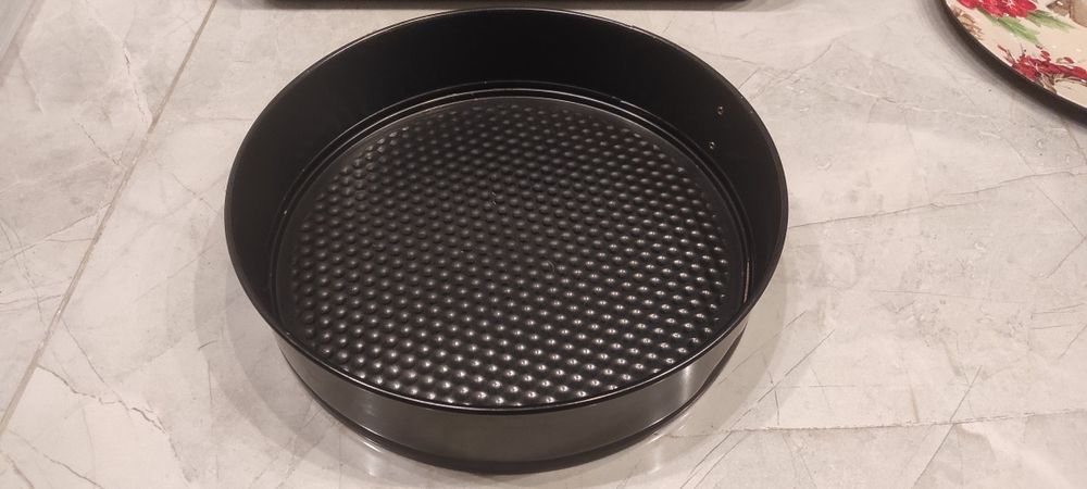 Blacha do pieczenia okrągła zapinana 28 cm