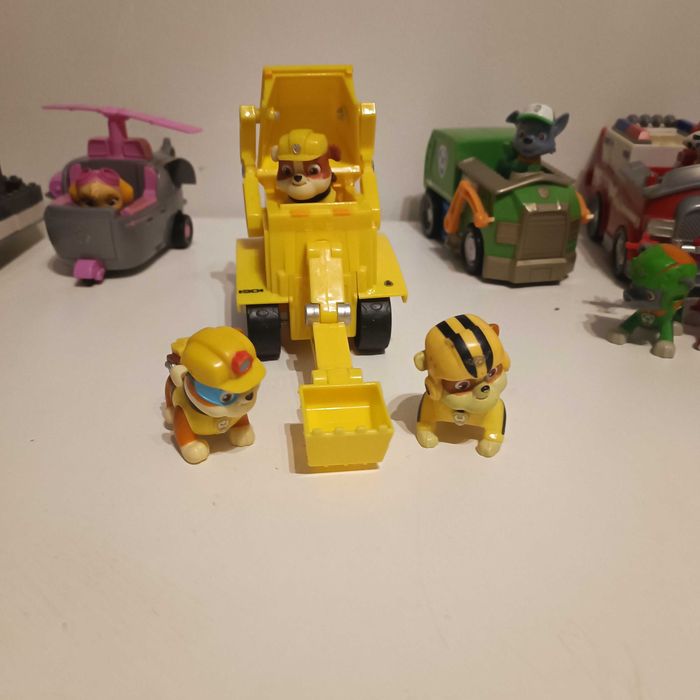Patrulha Pata carros e figuras