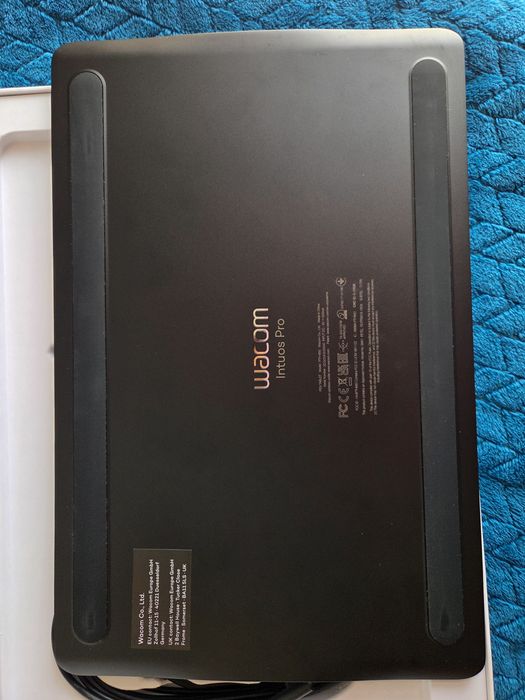 Tablet Wacom Intuos Pro M + rękawiczka