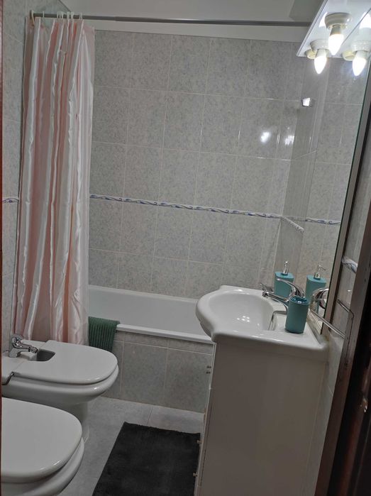 Quarto para Arrendar a Estudante