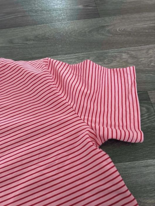 Жіноча смугаста рожева футболка вільного крою / кроп-топ