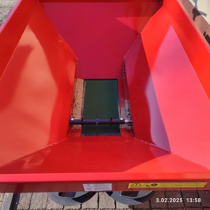 Rozsiewacz do piasku nawozów spalinowy siewnik  Eco 300