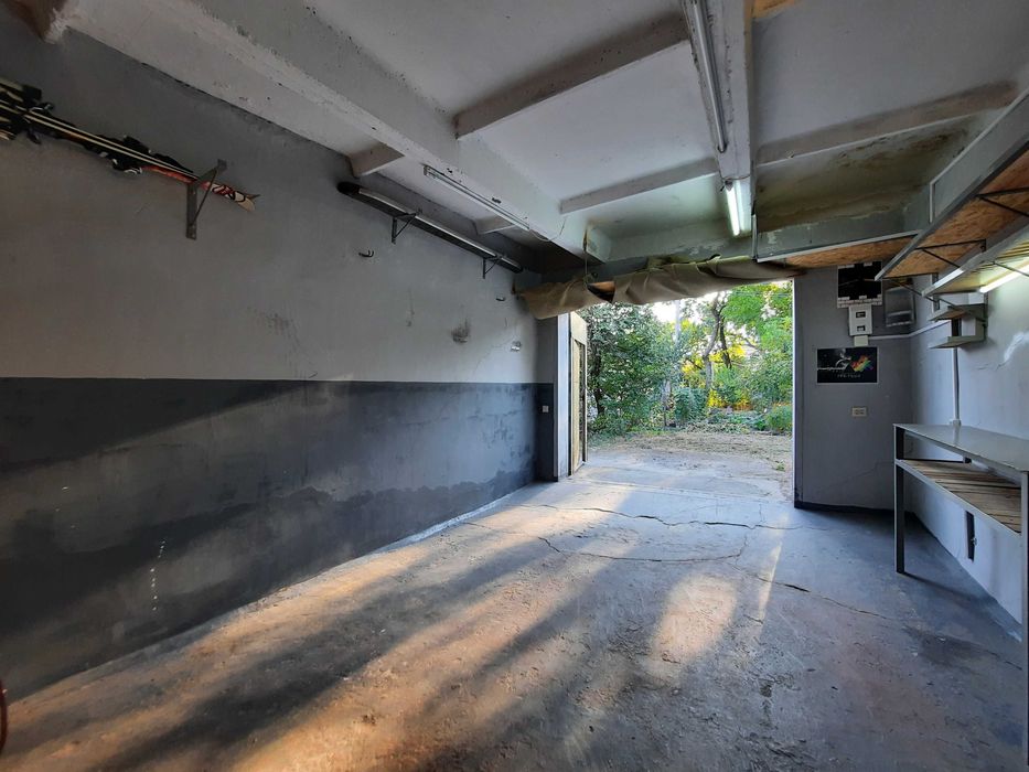 Гараж біля 10 школи і скверу ім. О.Бабаєва. | Центр