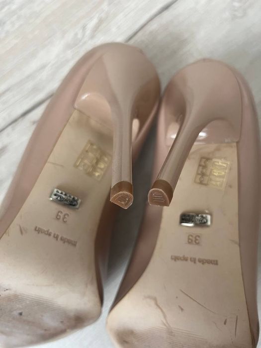 Туфлі лаковані  39 розмір