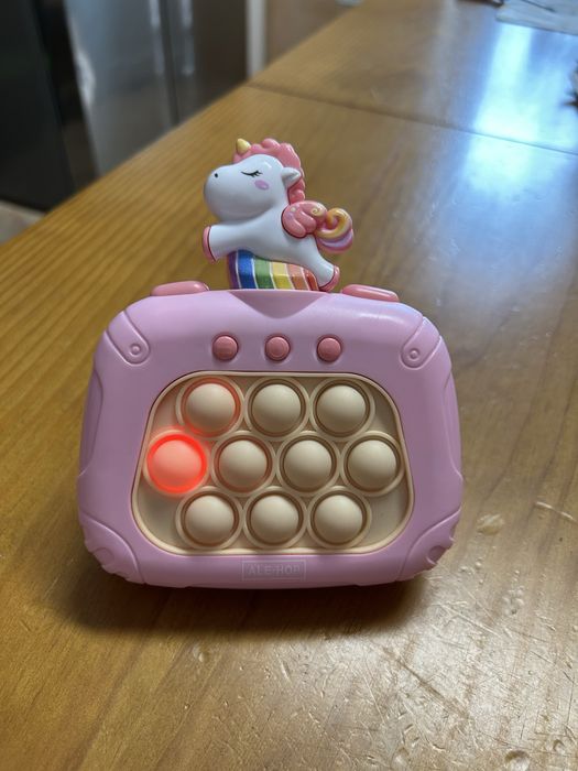 Vendo brinquedo para crianca .