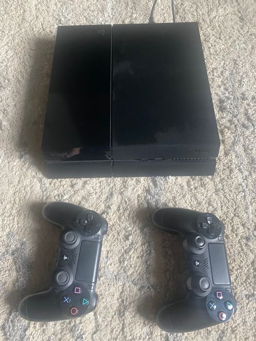 Ps4 500gb 2 pady 3 gry