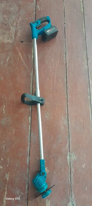 Продаю бу Аккумуляторная газонокосилка для травы + 2 аккумулятора 48В,