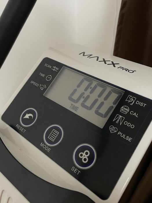 Велотренажер MAXXPRO