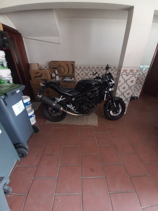 Hyosung 650I impecável