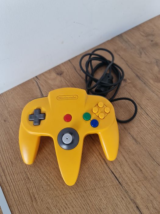 Kontroler Nintendo 64 żółty Oryginalny