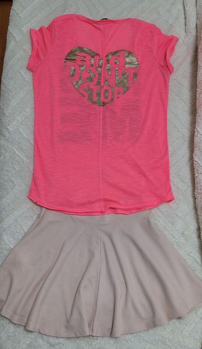 Conjunto Verão: T-shirt Pink "Kiss Me" Tam + Saia Rosa Pastel Tam. M