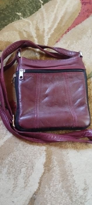 Маленька шкіряна сумочка