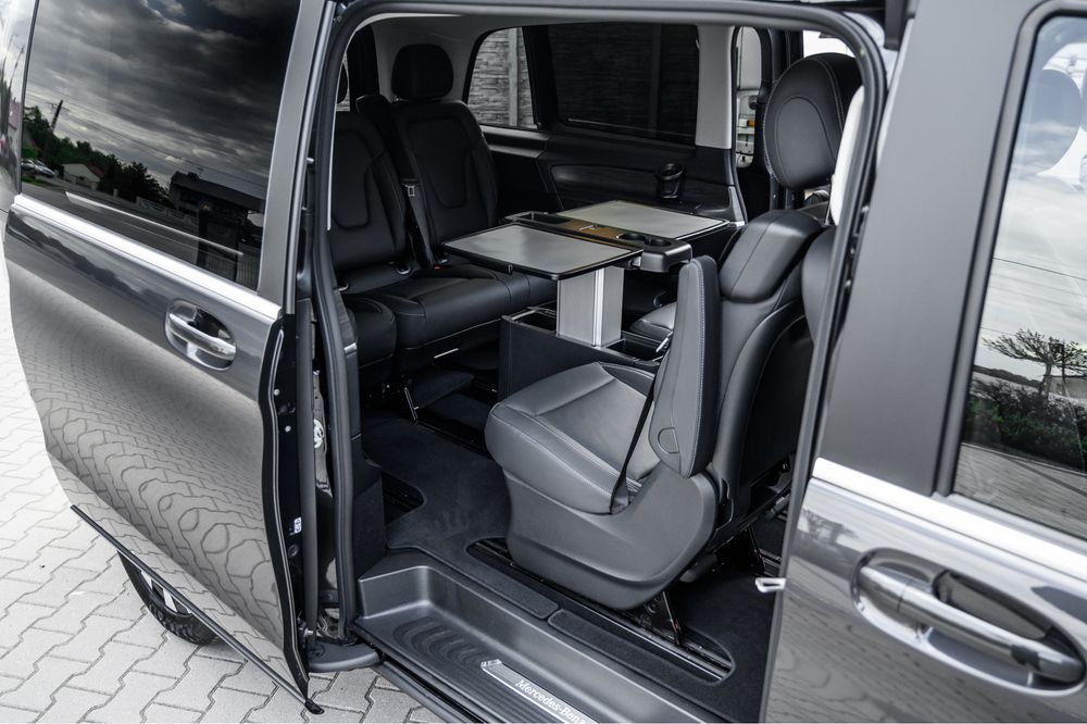 Wynajem bus Nowy Mercedes V klasa 2024 Premium nowy salon