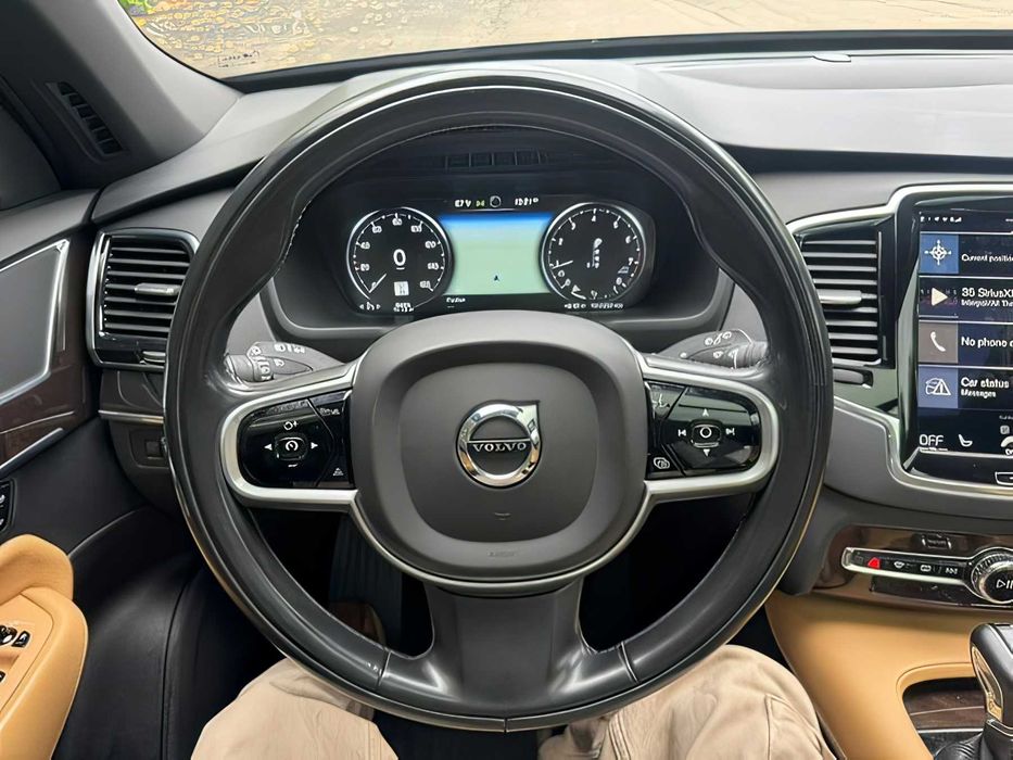 Volvo XC90      2017