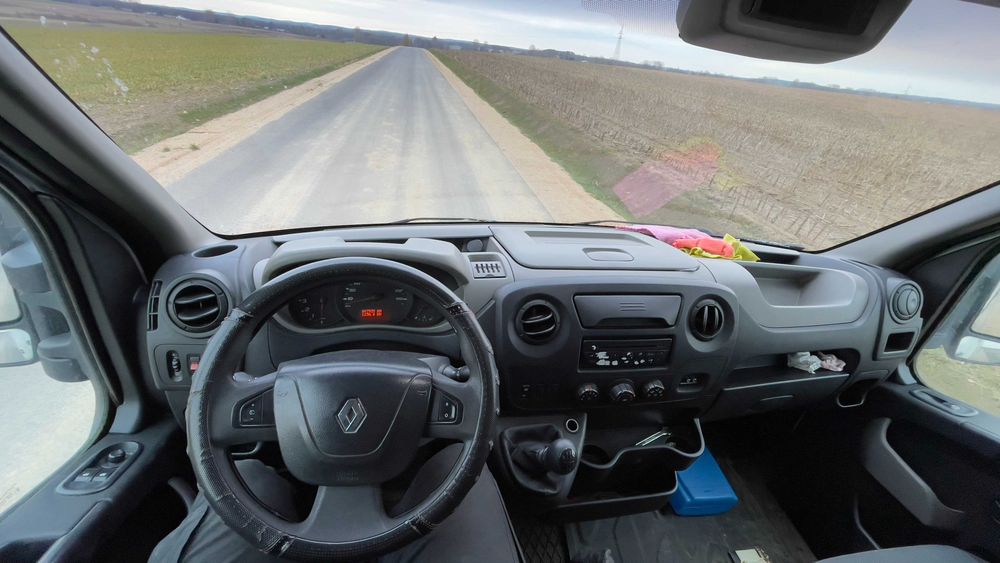Renault Master z windą