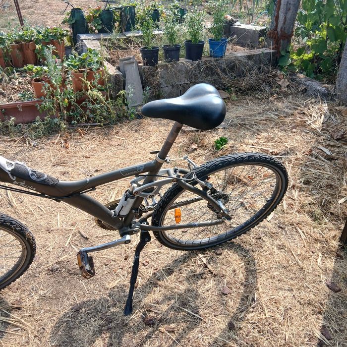 Bicicleta em segunda mão para aproveitamento de peças