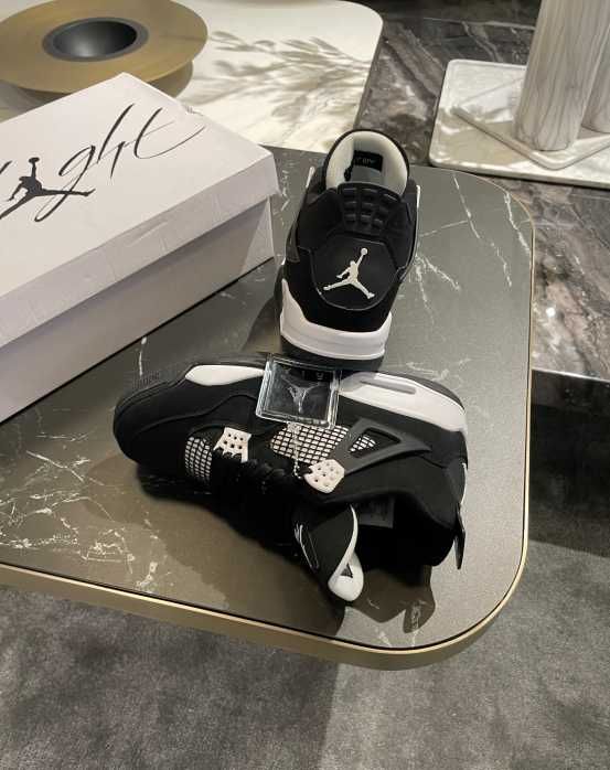 Jordan Air Jordan 4 Retro White Thunder R.41