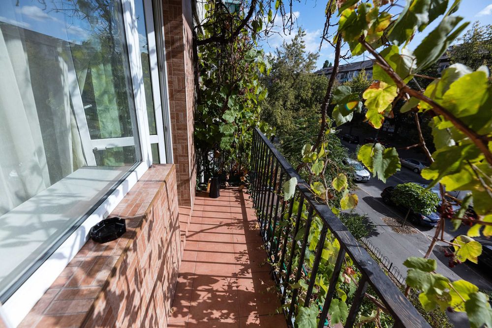 1К квартира метро Дарниця  світло є 24/7, 3 поверх