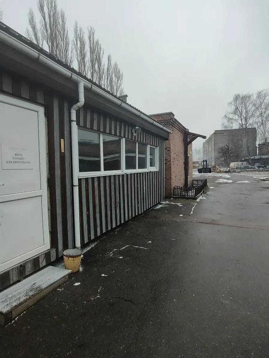 Продам виробничо - складськi примiщення по вул. Попова