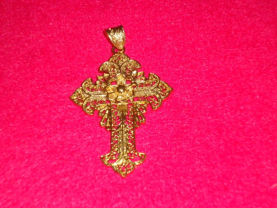 Cruz Dourada Em Filigrana