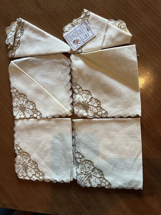 Toalha de mesa de Linho Bordado da Madeira + Guardanapos