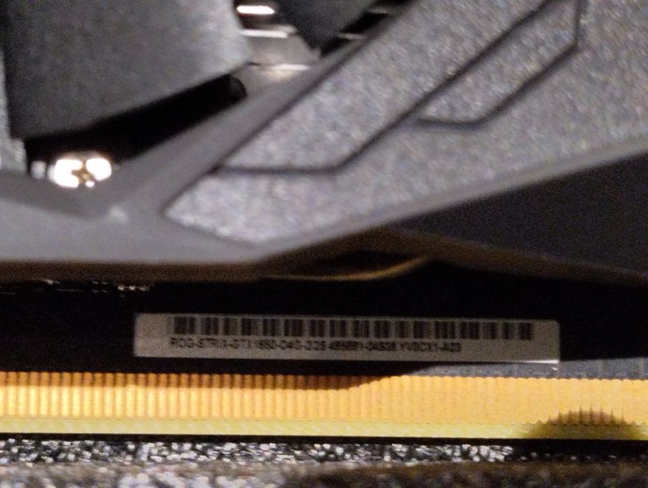 Placa gráfica GeForce GTX 1650 - Em bom estado