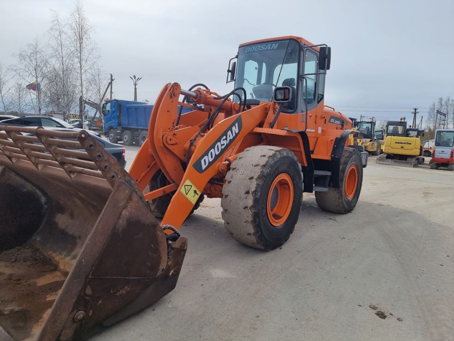 Продам фронтальный погрузчик Doosan DL 200 , 2010 г
