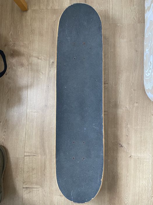 Skate Em bom estado Marca Deeply