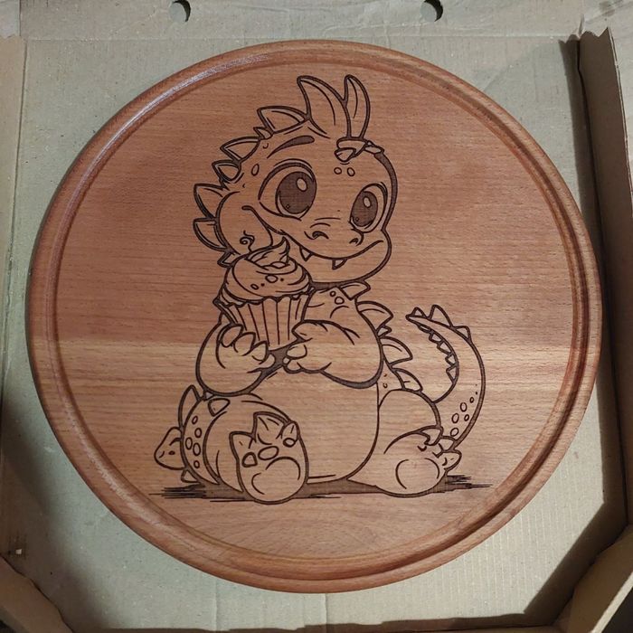 Кругла оброблена дошка для піц ,або можна для будь-чого