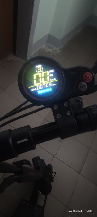 Продам электросамокат Crosser t4
