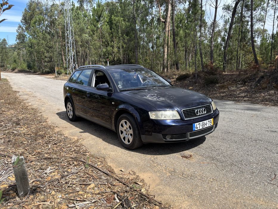 Audi A4 Avant (8E) 1.9 TDI 131cv (2001) - Azul - Carrinha Espaçosa e Fiável
