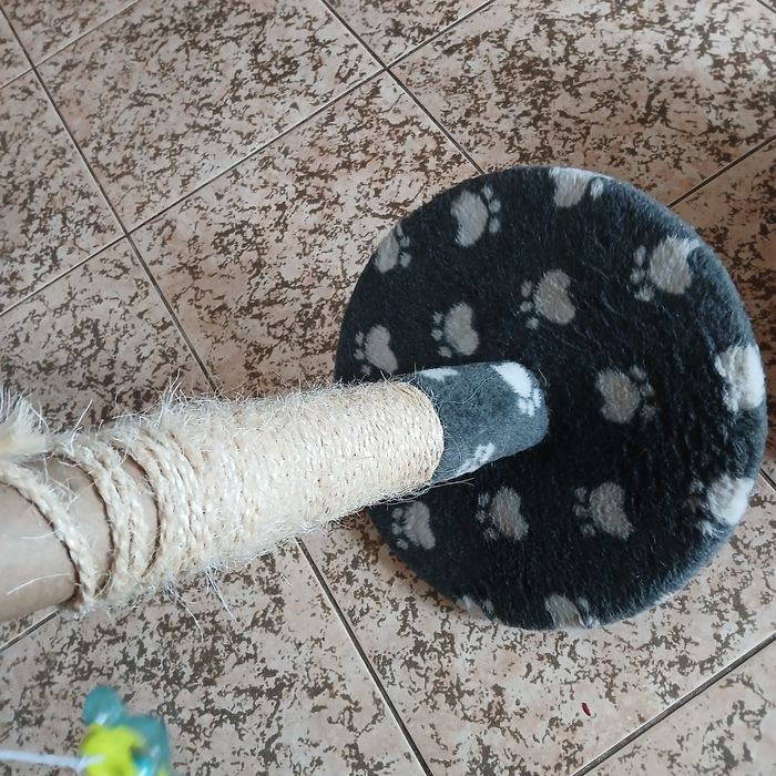 Кошкин дом и когтеточка. Котячий будиночок та драпка