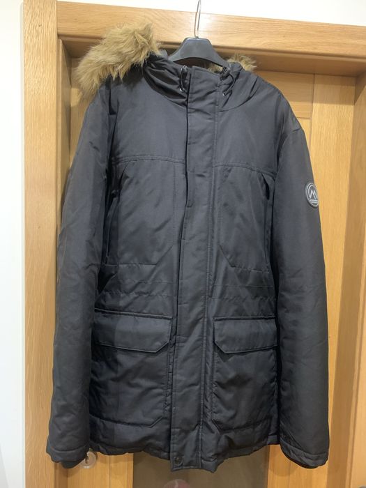 Parka com capuz // Impermeavel