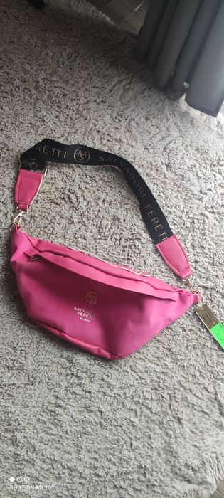 Salvadore feretti nerka duza