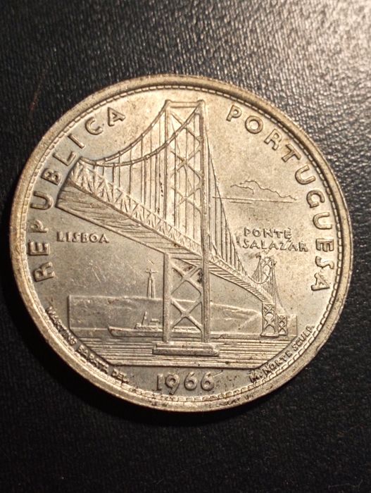 20 escudos - Ponte Salazar - Ponte 25 de abril -Portugal 1966 - Prata*