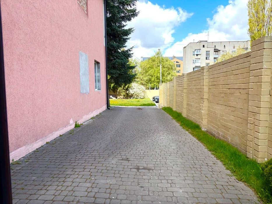 Продам готовий бізнес по вулиці Стельмаха з ділянкою 13 сотих