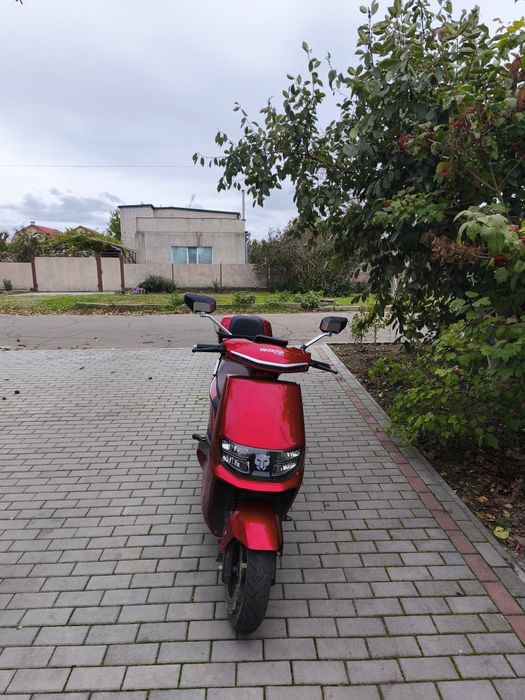 Электроскутер Maxxter Lumina