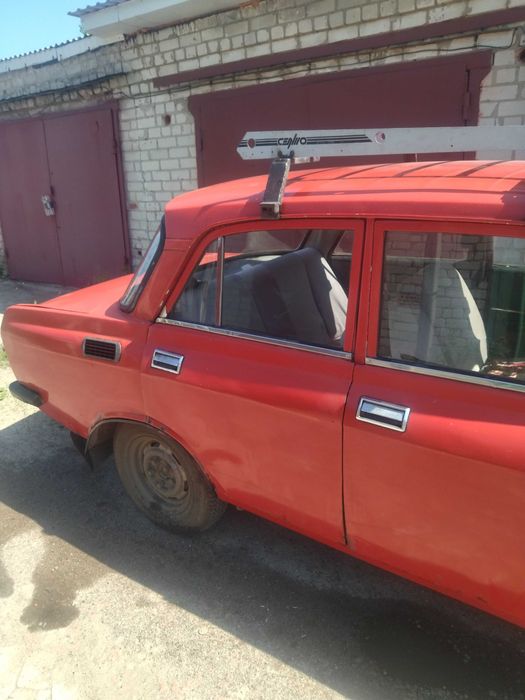 Автомобіль Москвич 2140
