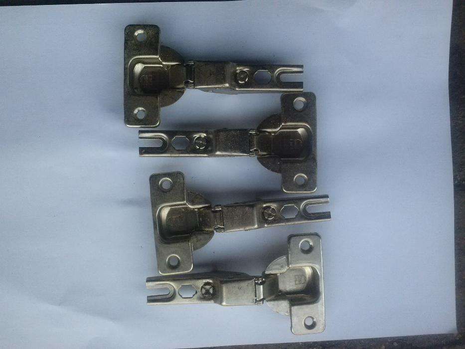 Dobradiças e Puxadores